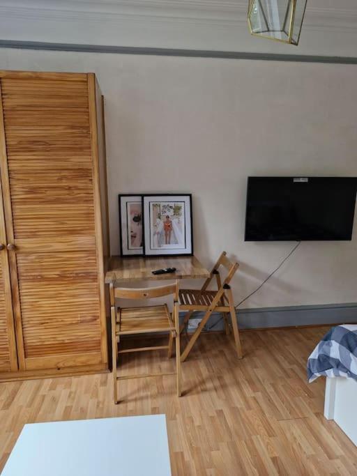 Bright Studio Apartment In A Perfect Location Londyn Zewnętrze zdjęcie